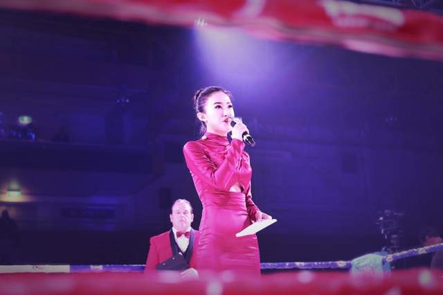 美女主持人冬妮携手KOK拳击赛 从擂台到家的强强联合